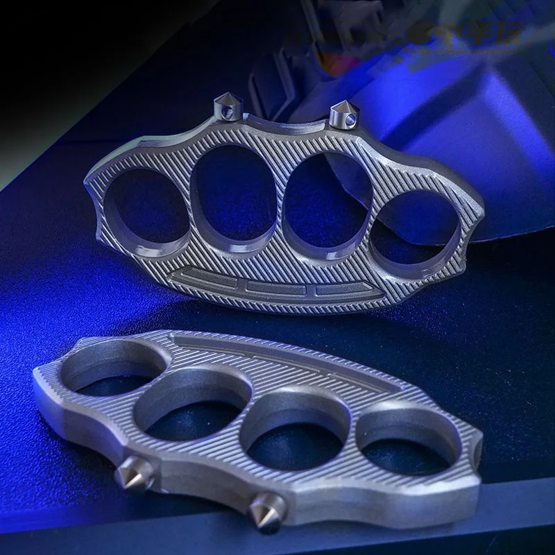 Creative Knuckle Duster with Detachable Window Breaker - Image 7