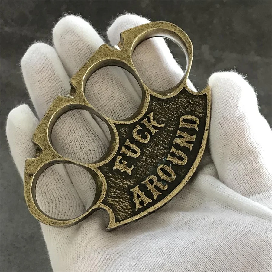 Mini Retro Style Knuckle Duster - Image 12