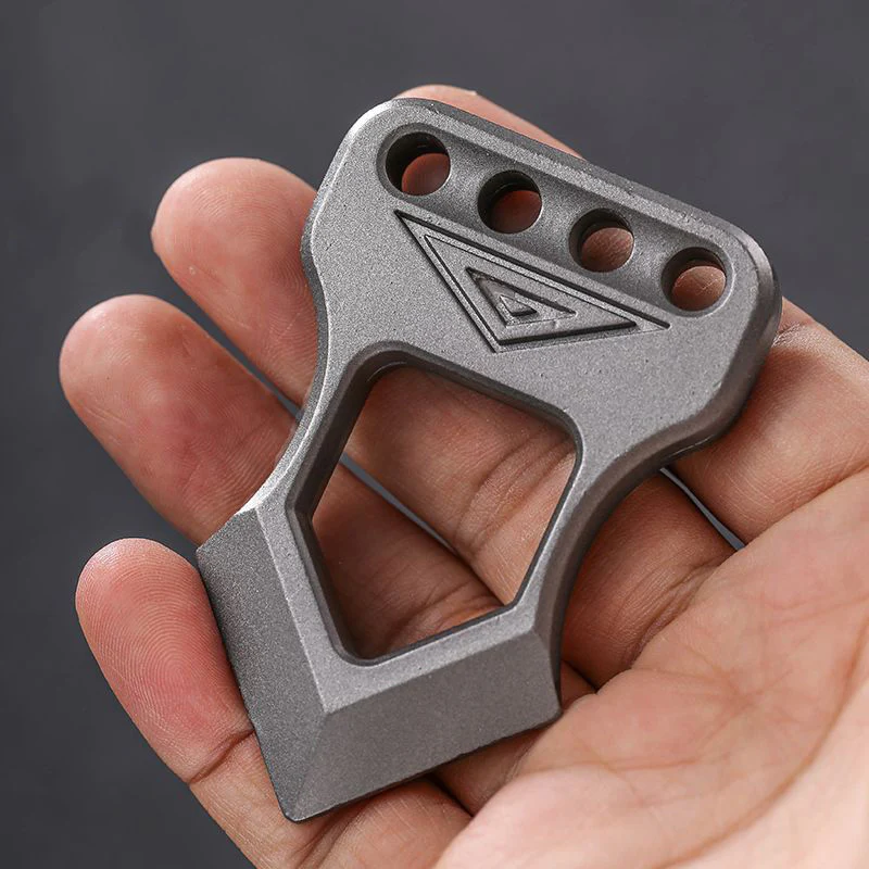 Mini Self-defense Knuckle Duster Self-defense Decorative Pendant - Image 3