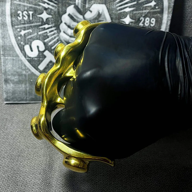 Right-hand Brass Knuckle Self-defense EDC Tool - Image 4