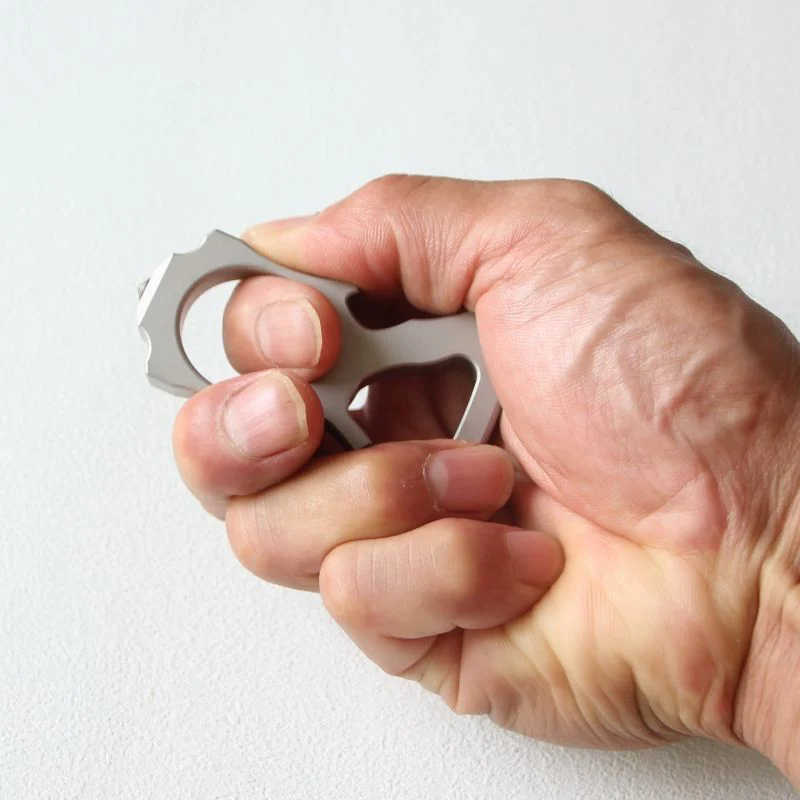 Steel Hanging Buckle Knuckle Duster Broken Window EDC Tool - Image 2